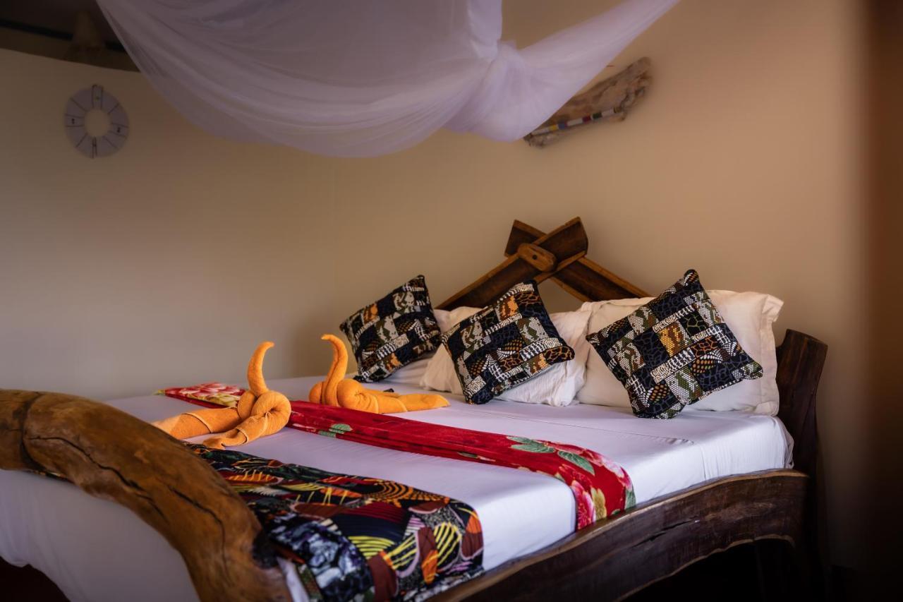 Lake Natron Maasai Giraffe Eco Lodge And Camping Mtowabaga Exterior foto